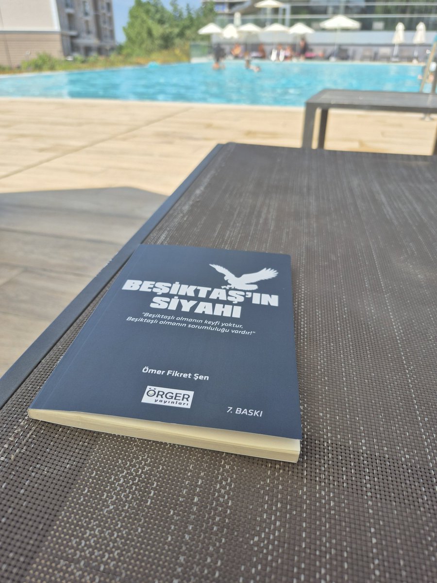 Havuz başında iyi gider dediler :) #BeşiktaşinSiyahi