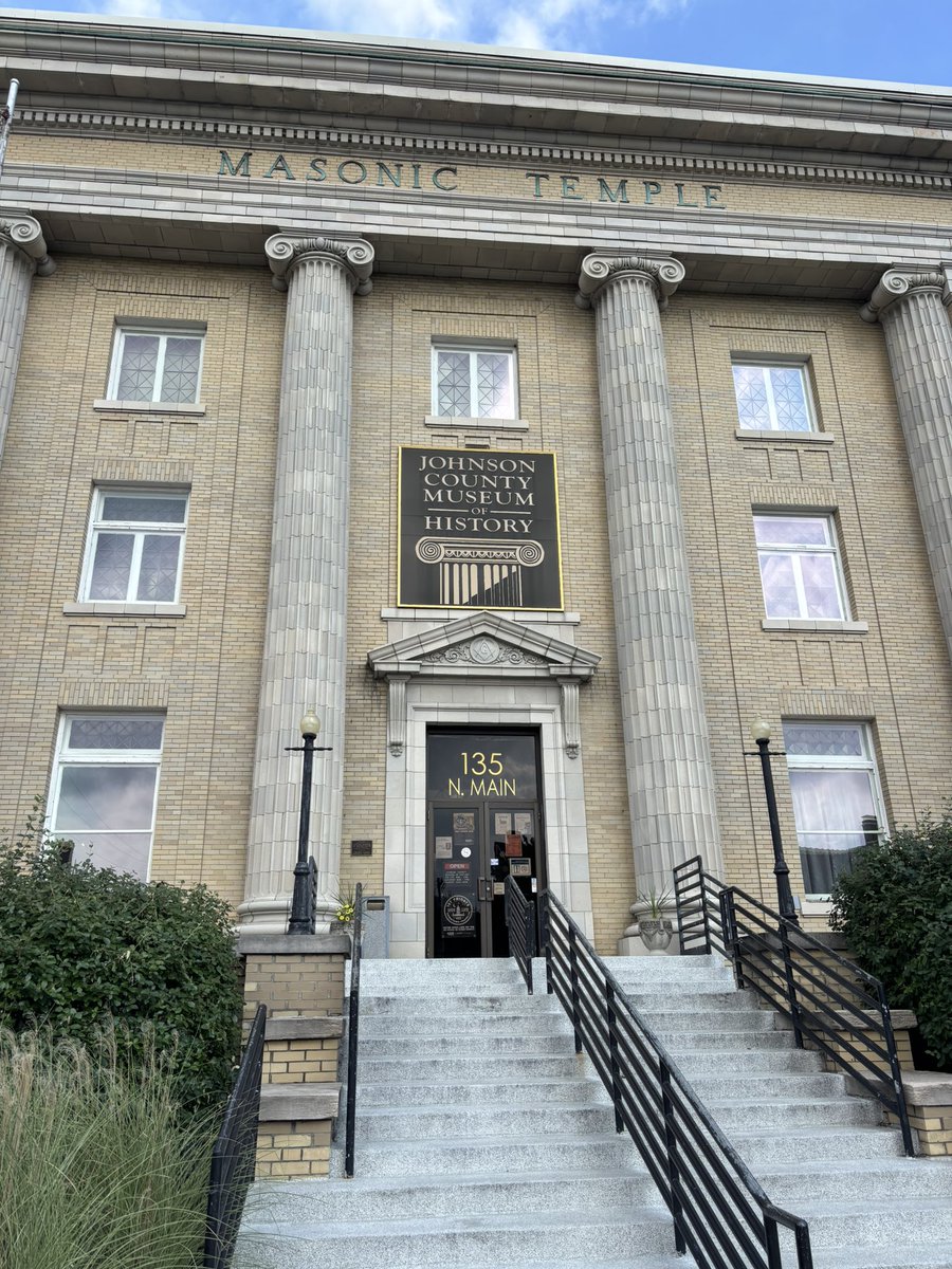 cbrennansports's tweet image. Thanks for a wonderful book event, @WildGeeseBooks, in a very cool place, the Johnson County Museum of History in Franklin, Ind.