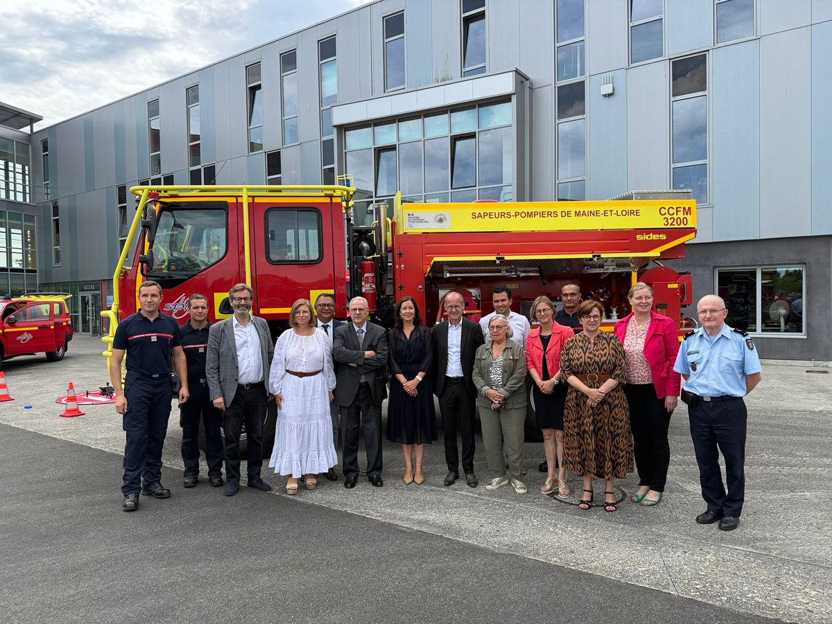 Emmanuel Capus (@emmanuelcapus) on Twitter photo Présent hier au <a href="/SDIS_49/">Sapeurs-pompiers de Maine-et-Loire - SDIS 49</a> avec <a href="/FlorenceDabin/">Florence Dabin</a> et les élus du <a href="/Maine_et_Loire/">Département Maine-et-Loire</a> pour évoquer le financement de notre modèle de sécurité civile, les problématiques de volontariat et l’évolution des missions des pompiers. Une immersion pour comprendre les enjeux de ce secteur ! Présent hier au <a href="/SDIS_49/">Sapeurs-pompiers de Maine-et-Loire - SDIS 49</a> avec <a href="/FlorenceDabin/">Florence Dabin</a> et les élus du <a href="/Maine_et_Loire/">Département Maine-et-Loire</a> pour évoquer le financement de notre modèle de sécurité civile, les problématiques de volontariat et l’évolution des missions des pompiers. Une immersion pour comprendre les enjeux de ce secteur !
