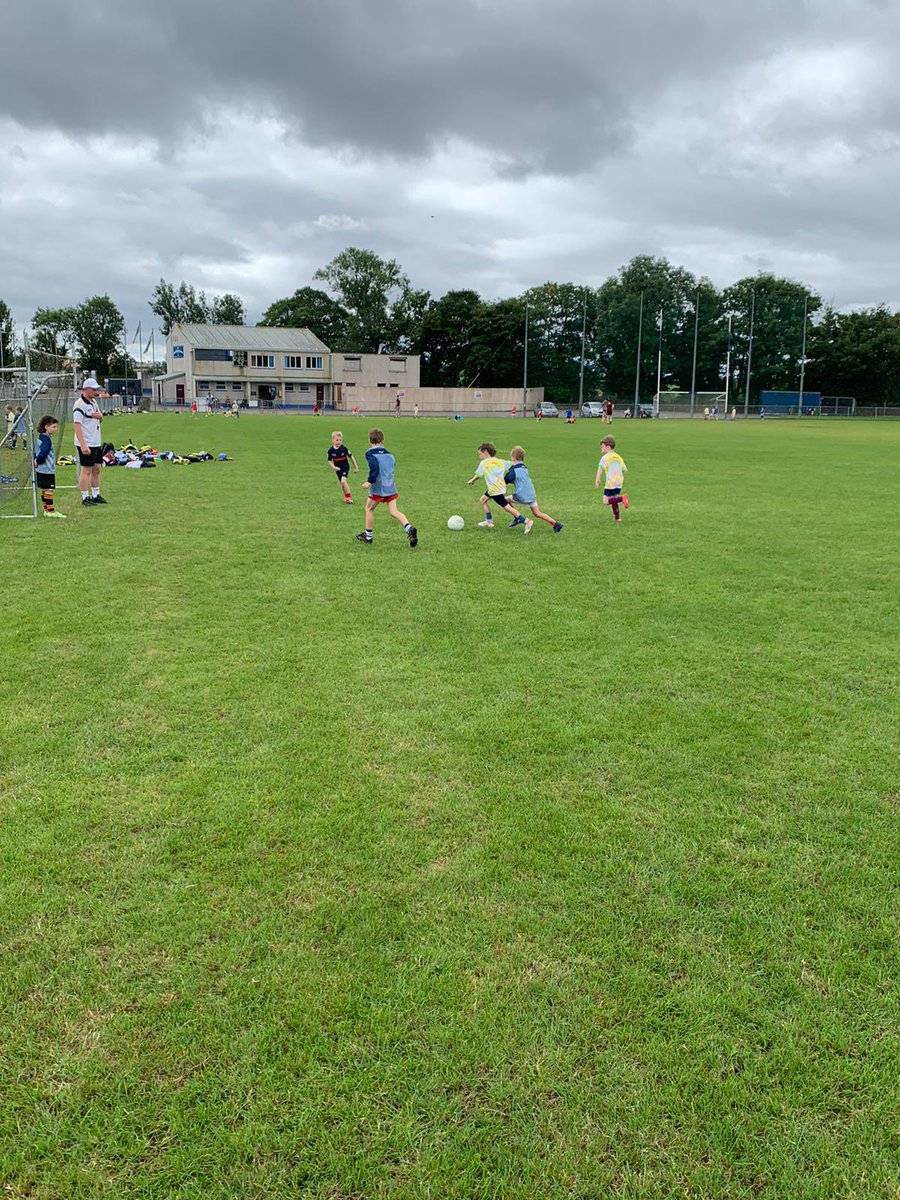ScarraGAA's tweet image. Over 200 Inniscarra GAA underage braved the weather this week for our annual Cúl Camps. What a fantastic week it was. A huge thank you to all trainers, parents, volunteers and most importantly those that organized it from start to finish!