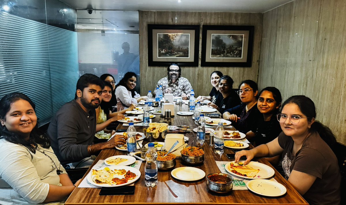 sriram_varahan's tweet image. Today was the annual lab cleaning day. So happy to see that the kids are taking such good care of the lab π
We also did a quick lab lunch to fuel up for the rest of the clean up efforts π