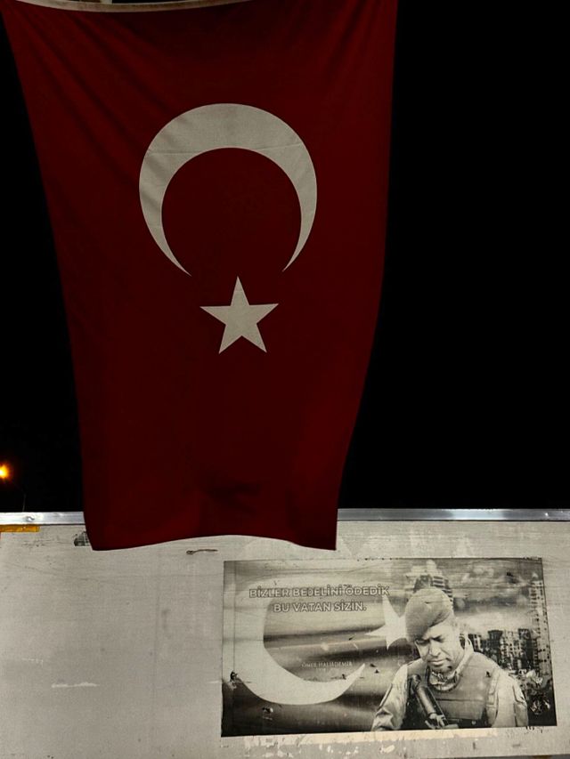 ➖"Öyle yürekler vardır ki, canları dahil sahip oldukları her şeyi vatanın bir karış toprağı için feda ederler.."