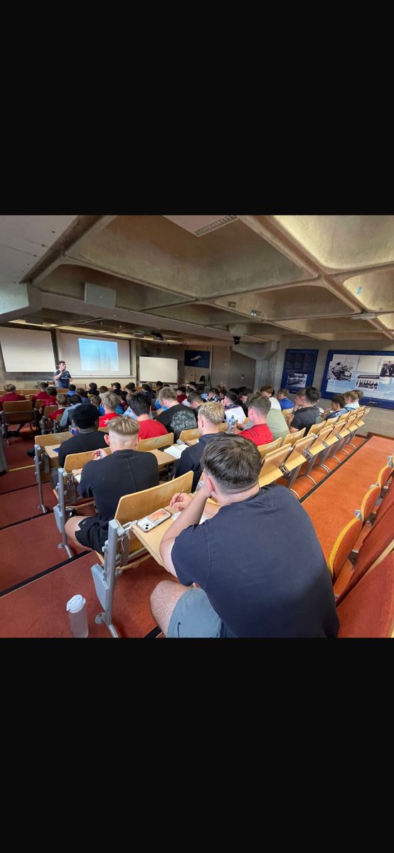 Always enjoyable and rewarding to support our summer program here <a href="/Munsterrugby/">Munster Rugby</a> 

<a href="/Paul_Flanagan_/">Paul Flanagan</a> delivering some top class foundational mental skills for our underage teams.