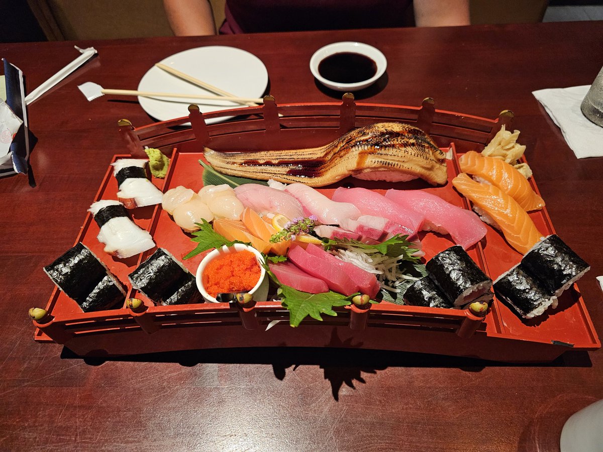 Mini-vacation, so bridge of sushi last night.

Yes, it was amazing.