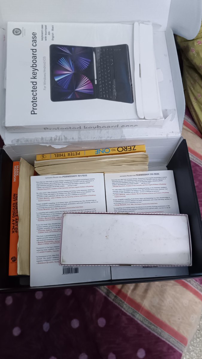 visna123's tweet photo. I purchased a rigol oscilloscope from Amazon and received total junk in the form of old books. Now amazon refused pickup and no refund, what a fraud perpetrated upon me. https://t.co/yCqSYKpx7Q