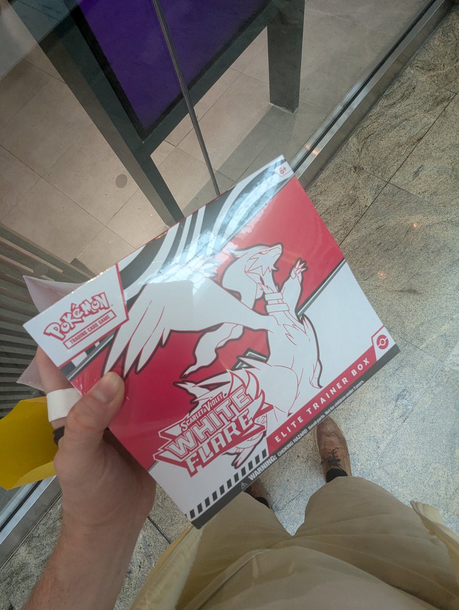 Omg omg omg 😳 Pokémon hunting in the wild!! #BlackBolt #WhiteFlare