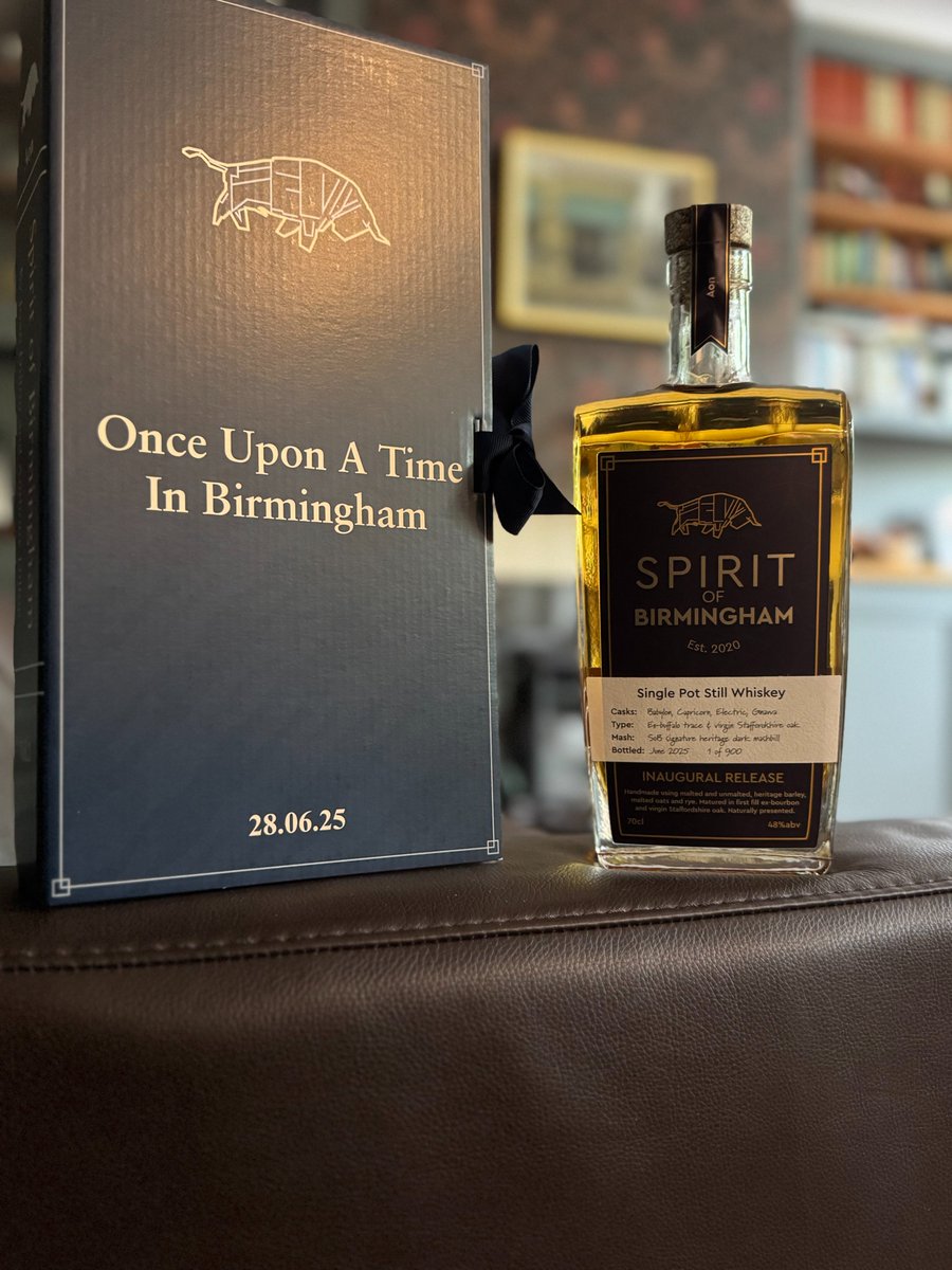 Great find at the #JQArtisan Market today. Thrilled to own a bottle of #Birmingham’s first-ever single pot still whiskey <a href="/SpiritofBrum/">Spirit of Birmingham Distillery</a>! 🥃
Only 900 bottles made - crafted right here in the heart of the city. A rare local gem with real Brummie spirit! #JQLife <a href="/GrainAndGlassJQ/">Grain & Glass</a>