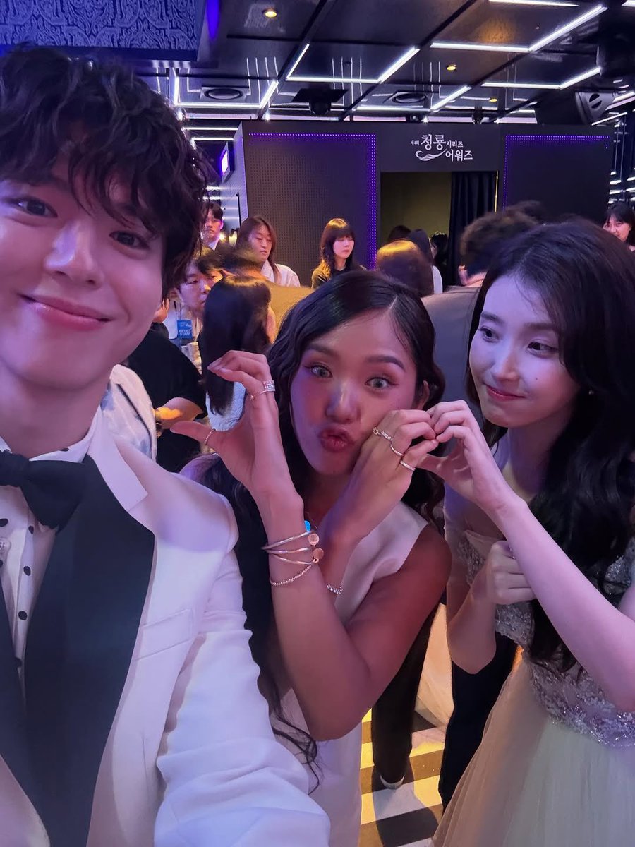 IUteamstarcandy's tweet photo. #IU #아이유 #폭싹속았수다 
#WhenLifeGivesYouTangerines 
https://t.co/Ciie5HoIz8 https://t.co/HEzfDkYRzr