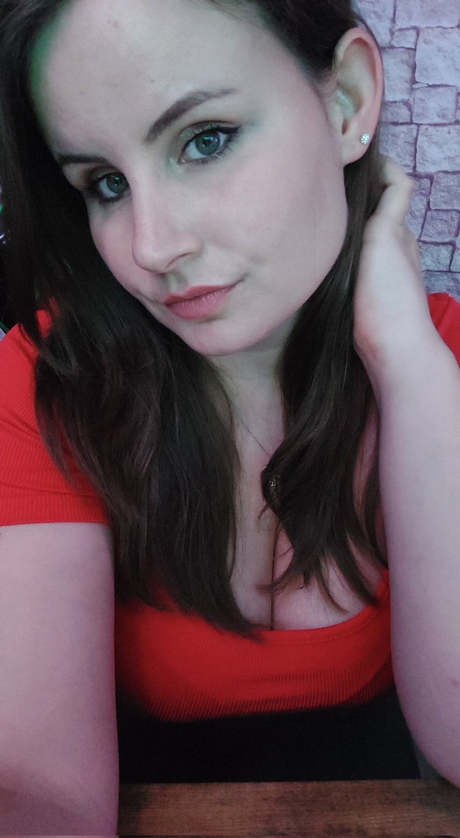 Red, it is 🔴🔥❤️

#pic #picoftheday #tijay #streamer #twitchstreamer #gamer #gamergirl #red #photography #selfie #feelgood