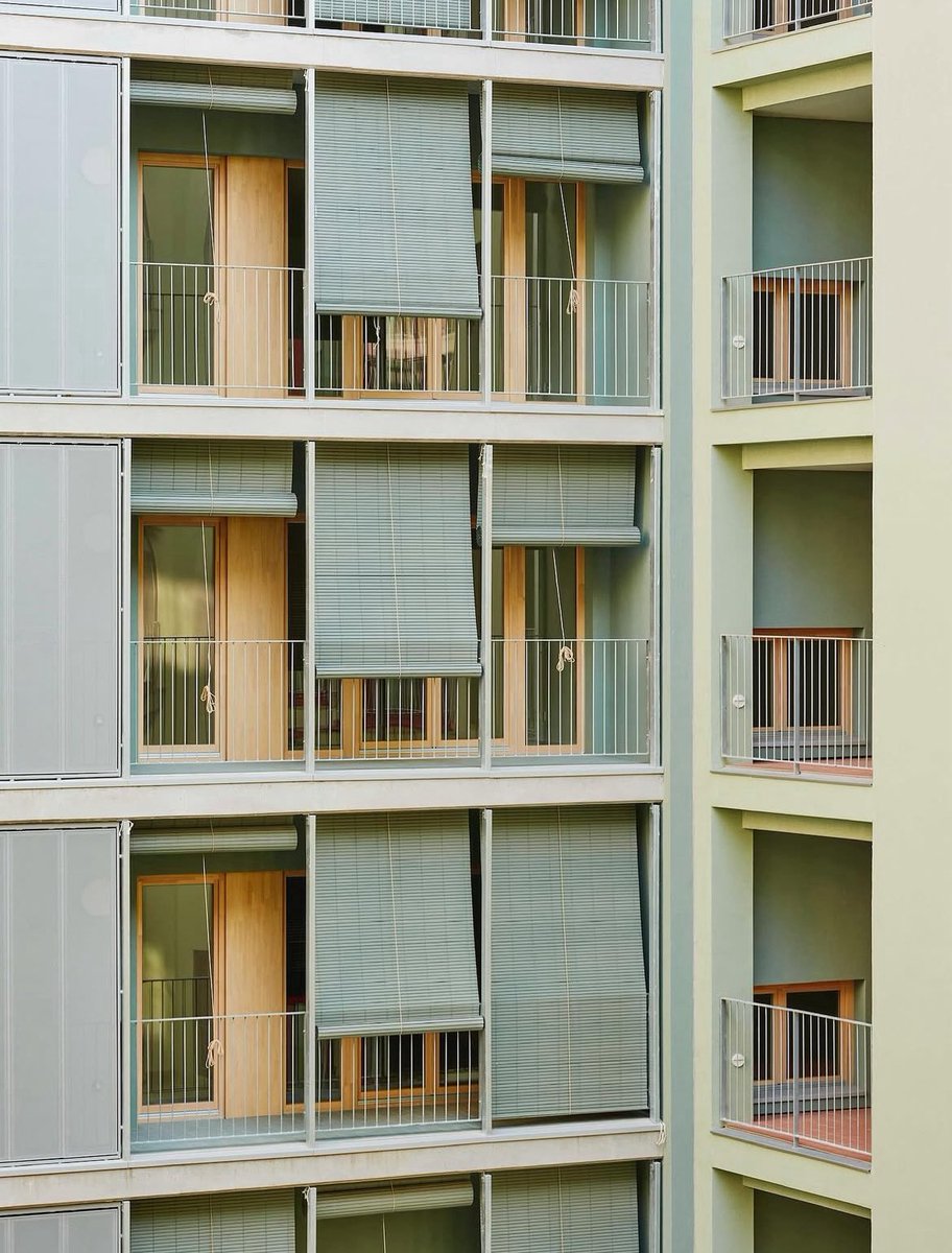 I can understand the call for the UK and Europe installing more air-conditioning (it’s got hotter!) 

But, if that’s the case, there’s *also* the need to install more shading. 

This is social housing in Barcelona by the way…