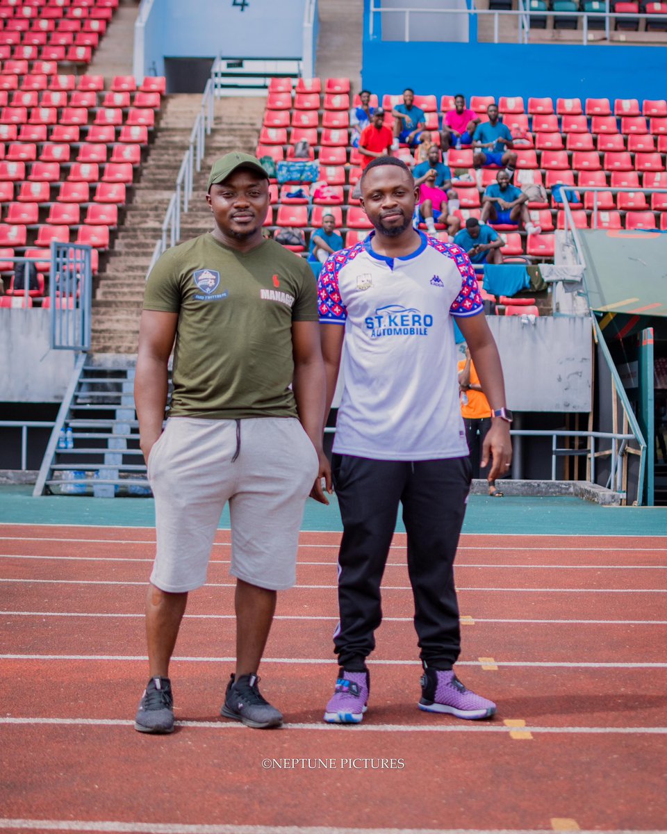 DosChecko's tweet image. Na 10am di delay now.. Fako dey Abakwa .. ⚽️🍾🥂

#BXFCvFXFC