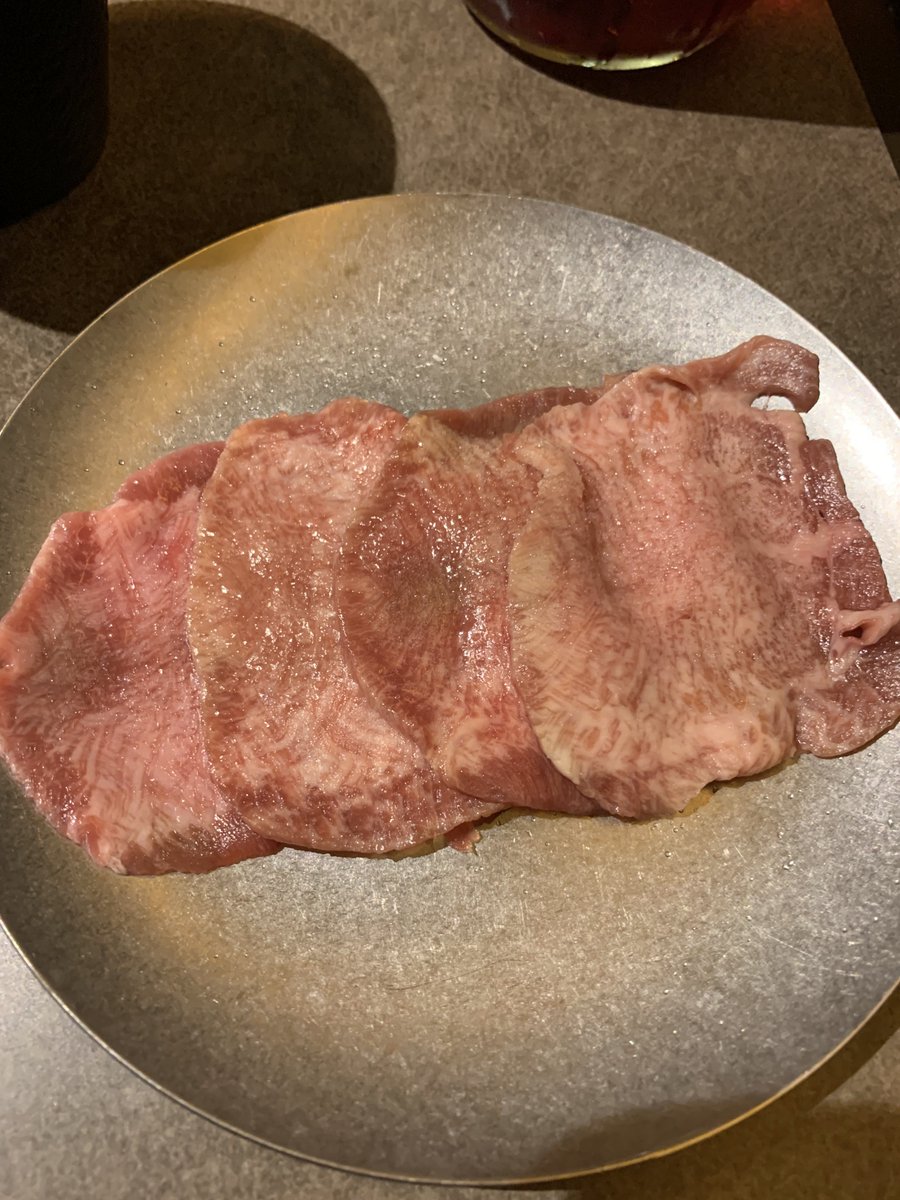 shinshinshin85's tweet photo. 先日行った
上野 一心たん助
がとても美味しかった!
なんとこのクオリティで食べ放題。
接客もよく、焼いてくれたりもする。
牛タン厚切りやば‼️柔らかくサックリ噛み切れてジューシー。牛タンハンバーグも最高でした!
牛タン好きな人はいくべし!
#IsshinTansuke
#上野グルメ
#一心たん助 https://t.co/tQ0eIyPVGV