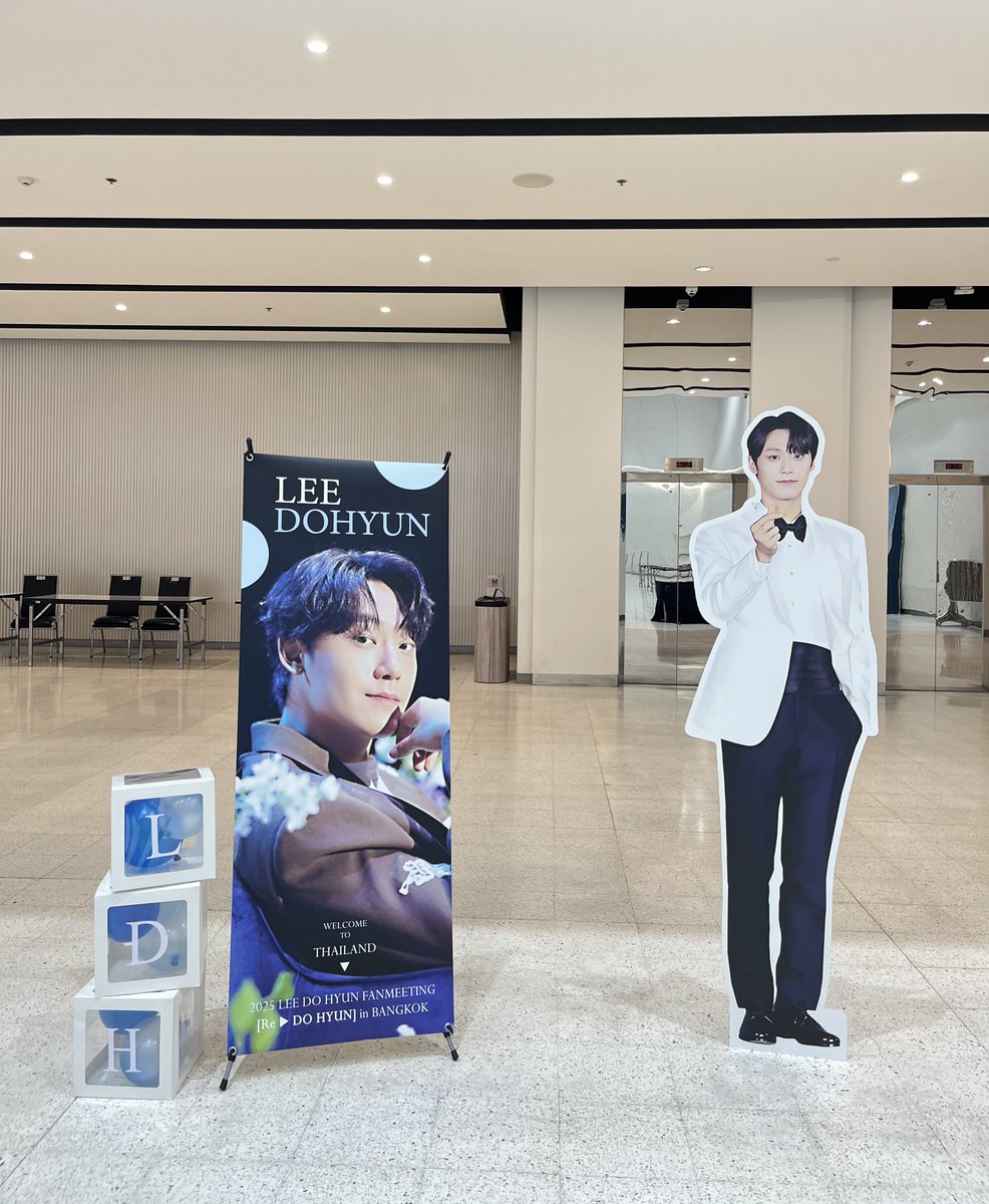 Ldh_thfan's tweet photo. ⭐️ D-DAY

ภาพบรรยากาศบริเวณหน้างาน และกิจกรรมแฟนโซนค่ะ แฟน ๆ สามารถมาถ่ายรูปบริเวณหน้างานพร้อมทำกิจกรรมกันได้เรื่อย ๆ นะคะ 💙💛

#이도현 #LEEDOHYUN #อีโดฮยอน
#Re_DOHYUN #Re_DOHYUN_in_BKK https://t.co/Bn1WGXgKlA