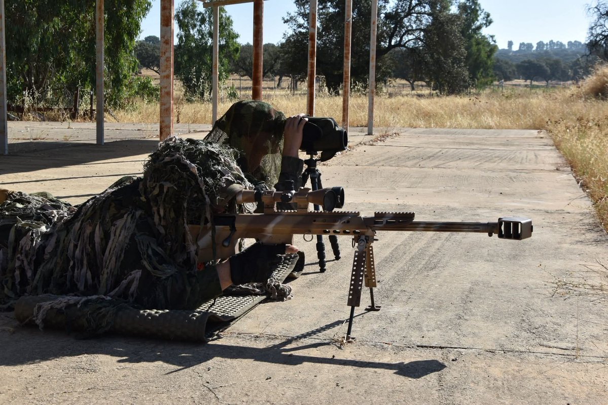 FUTER_ET's tweet image. El equipo de tiradores del Grupo de Caballería Acorazado “Calatrava” II/16 realiza diversos ejercicios de tiro en el campo de tiro de la Base General Menacho con la finalidad de perfeccionar la ejecución y precisión del disparo.
#BrigadaExtremadura
#SomostuEjercito