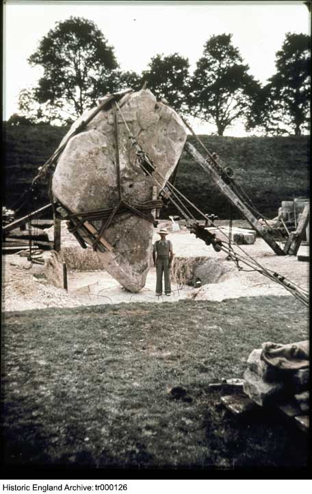 HE_Archive's tweet image. To mark the start of the #FestivalOfArchaeology, today's image from the Historic England Archive shows the re-erection of Stone 9 at Avebury, during the late-1930s.
Enjoy more Archive images from our brilliant Alexander Keiller Collection👇
historicengland.org.uk/images-books/p…
#Avebury
