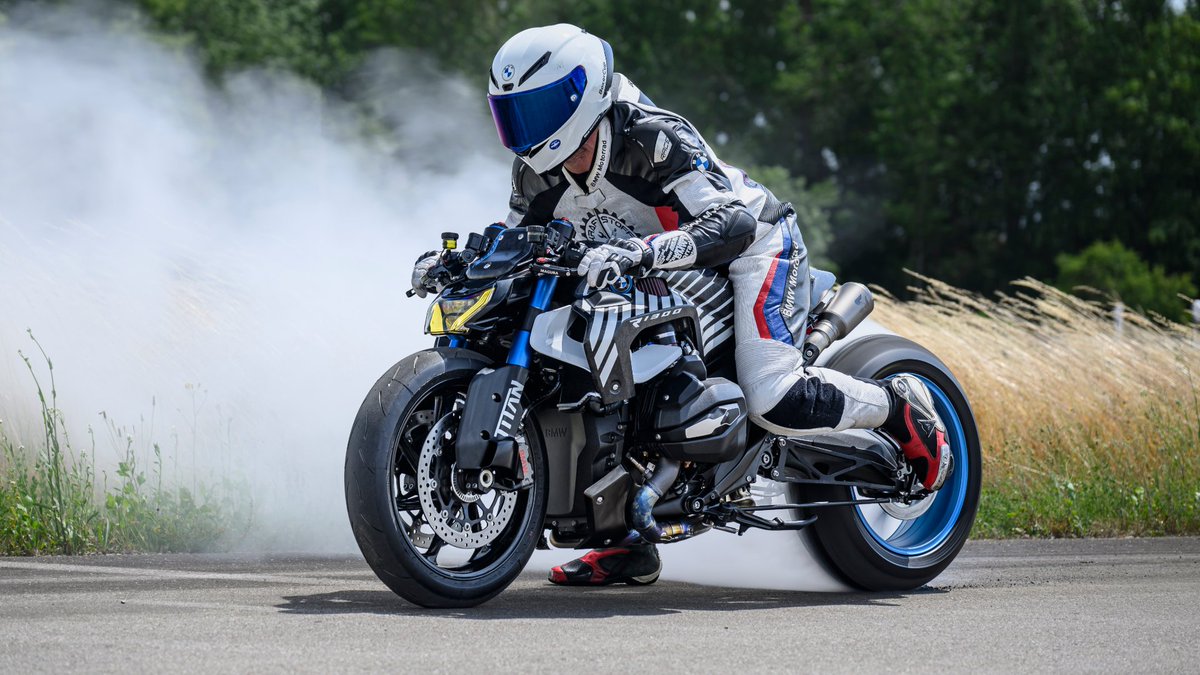 Sculpted like a predator. Tuned like a sprinter.
The Titan brings racing spirit to the street.

#MakeLifeARide #CustomBike #NotForSale #BMWMotorrad