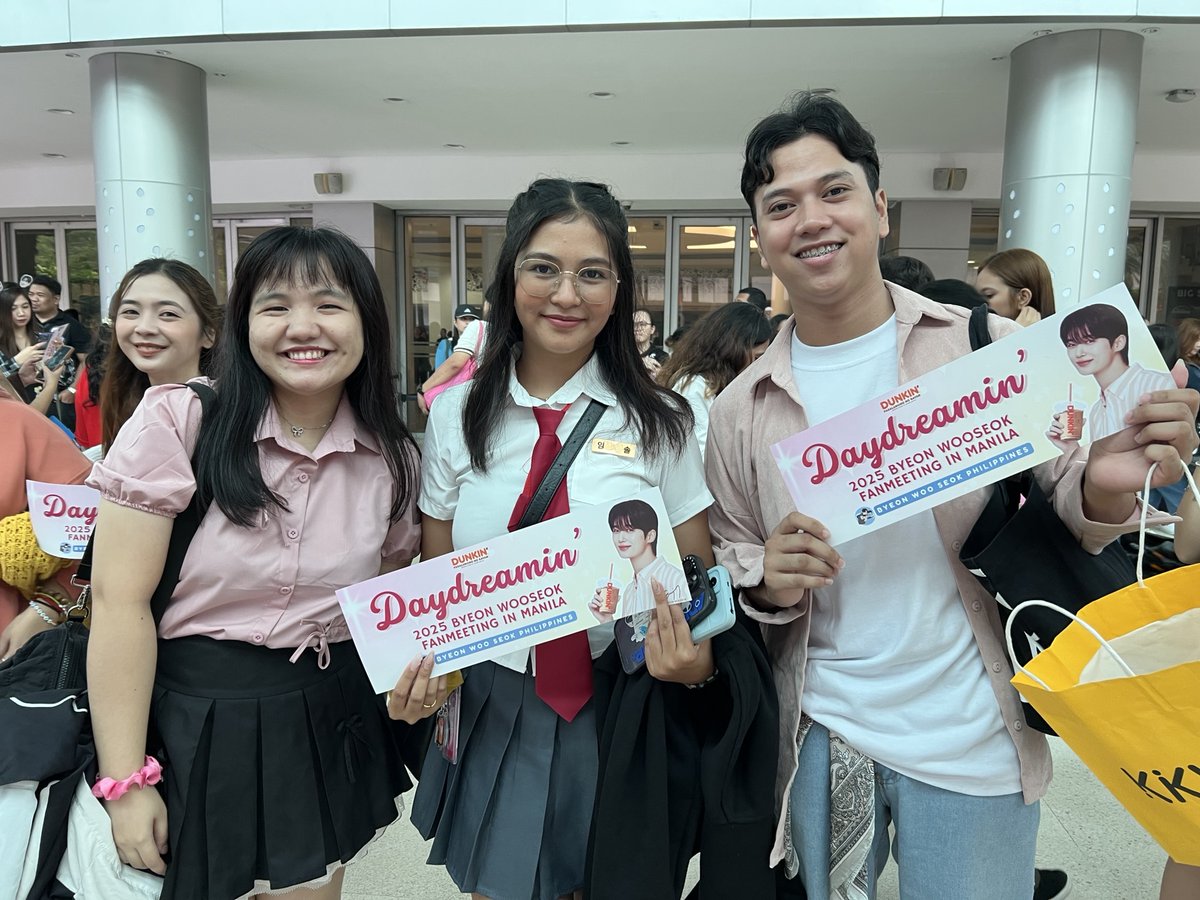 dunkinph's tweet image. Byeon Wooseok fans showed up loud, proud, and ready to cheer at Dunkin’ 𝐃𝐀𝐘𝐃𝐑𝐄𝐀𝐌𝐈𝐍’ Fan Meet! 🩷 #𝐃unkinPH_𝐃aydreamin #ByeonWooseok_DunkinPH