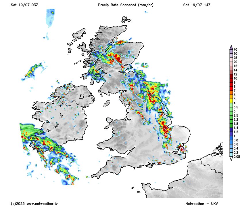 PeterChailey's tweet image. Potential for some more thundery showers this afternoon as the rain band clears north although will largely depend on how well any cloud clears.
But could be one or two active cells