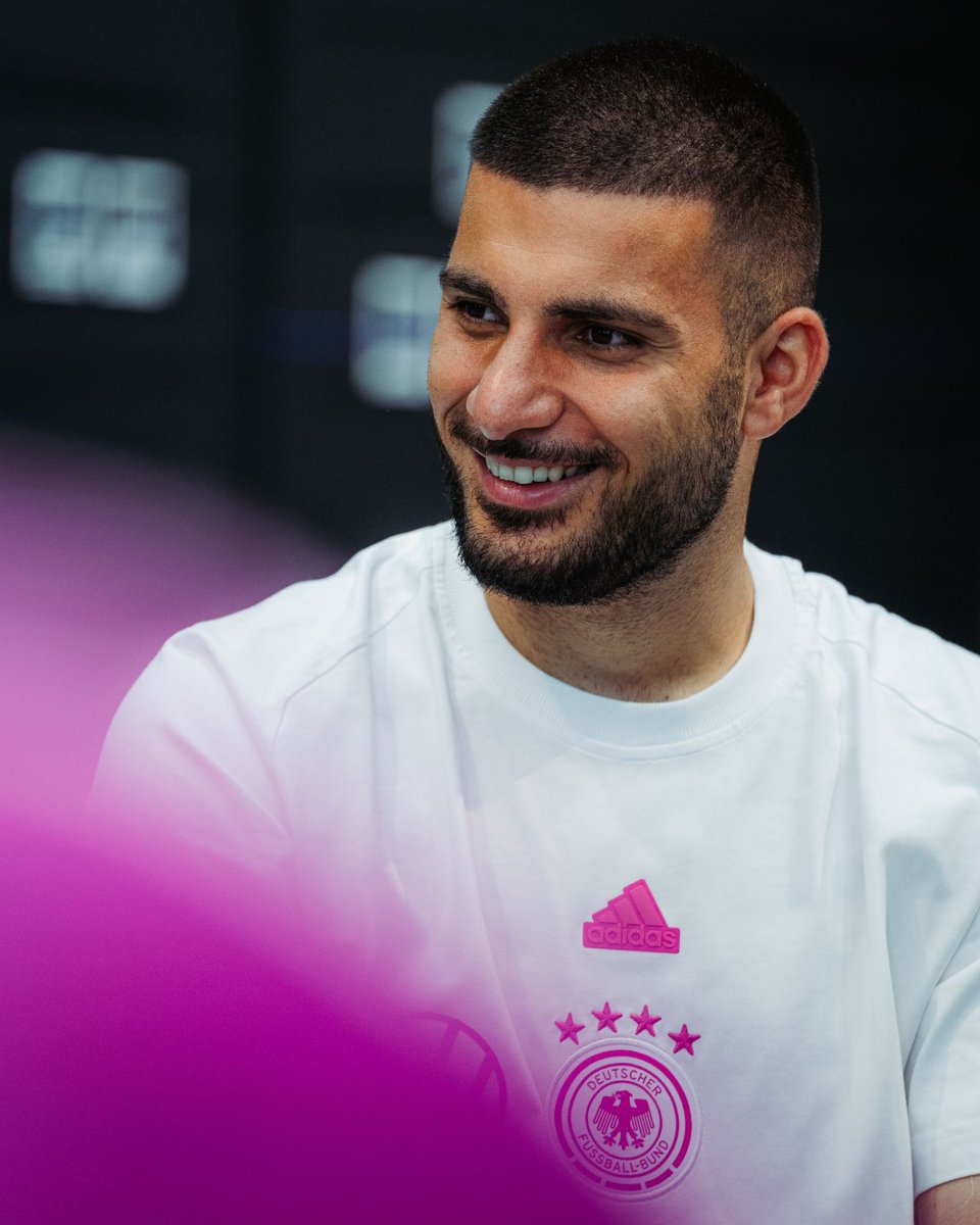 DFB_Team's tweet image. Alles Gute zum Geburtstag, Deniz! 🖤❤️💛
#dfbteam | 📸 DFB/ Philipp Reinhard