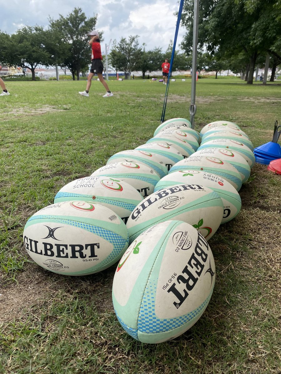 JapanRugbyMinna's tweet image. 今年度も #太陽生命ラグビー1dayスクール がスタート☺️
本日は #サクラフィフティーン の試合が行われる北九州市で開催中!🌸
太陽生命ラグビー1dayスクールオリジナルボールでスキルアップ💪
#みんなでラグビー #福岡ラグビー