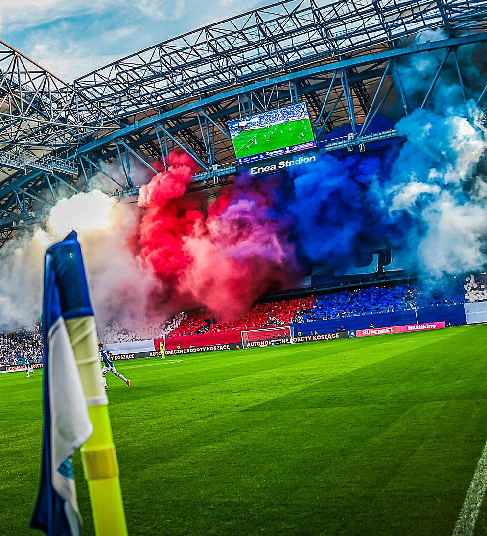 Yesterday, the Polish league started their new season. The Lech Poznań fans showed up. 🇵🇱🤯
