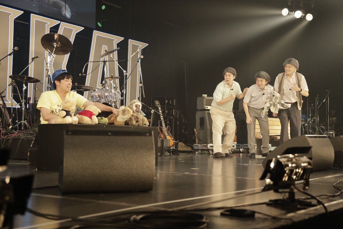 daibakushow_y's tweet image. ★☆★ とりあえず生の回 🍻 ★☆★
“序盤からフルスロットル”とはこのこと！
#バイク川崎バイク
#グッドモーニングアメリカ 
#ニューヨーク
#コットン × #金廣真悟　#たなしん（グッドモーニングアメリカ）
お笑い×音楽の化学反応が炸裂🔥
#DAIENKAI2025 #DAIENKAI