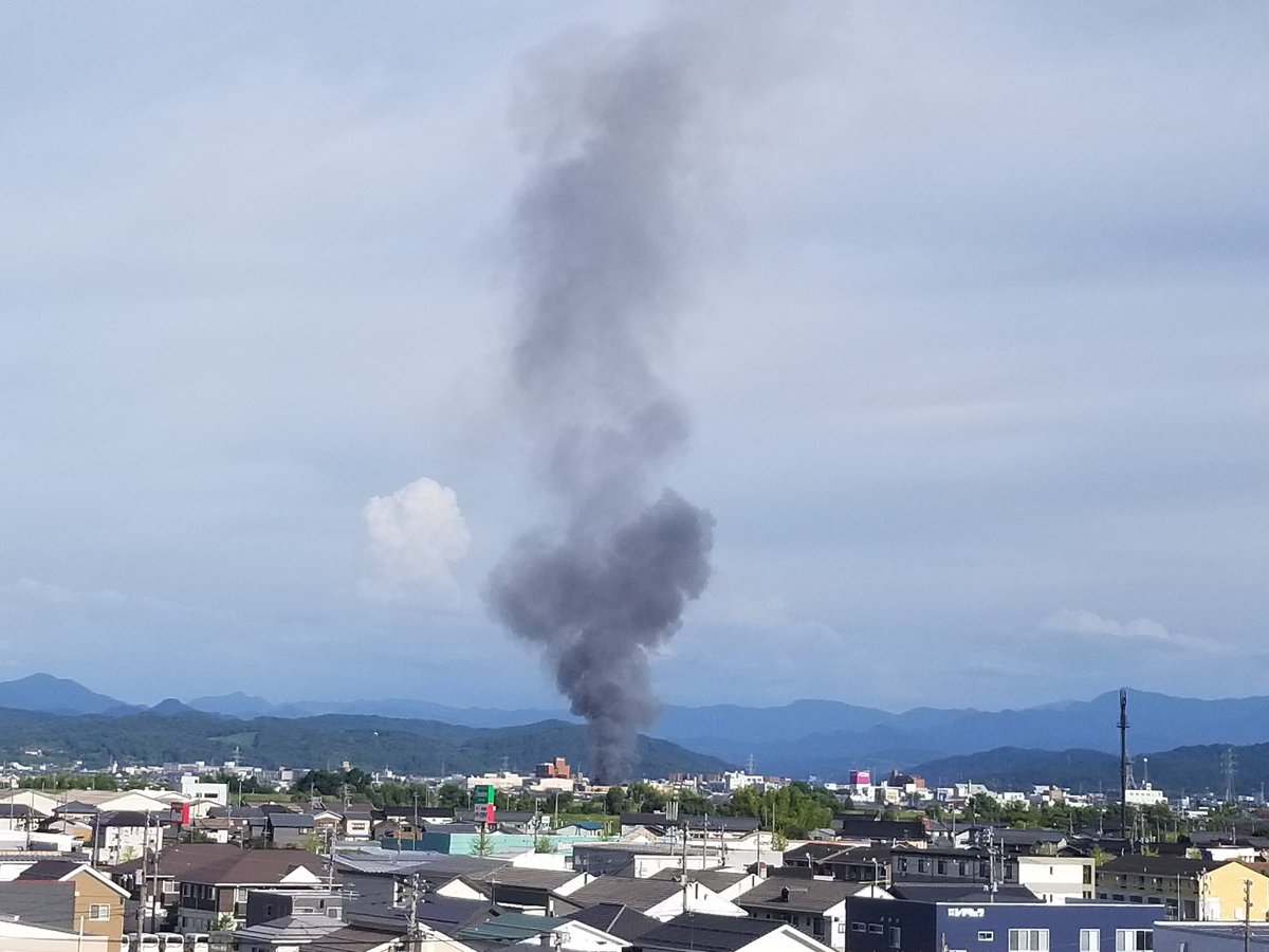 上越新幹線に乗っていたところ燕三条駅付近で火事のような黒煙