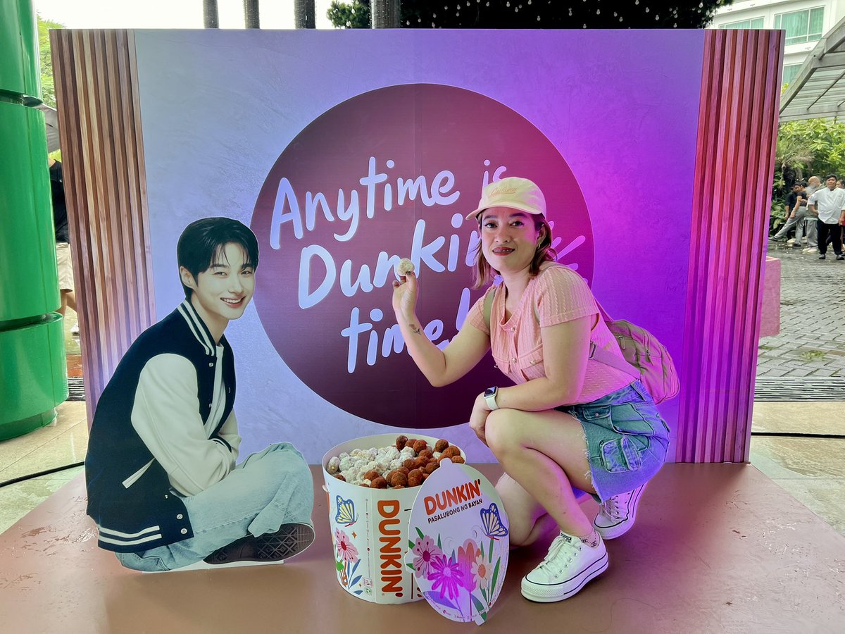 dunkinph's tweet image. Captured the dream, one click at a time 📸 Catch the cutest photobooth of Byeon Wooseok at Dunkin’ 𝐃𝐀𝐘𝐃𝐑𝐄𝐀𝐌𝐈𝐍’ Fan Meet! 🩷 #𝐃unkinPH_𝐃aydreamin #ByeonWooseok_DunkinPH