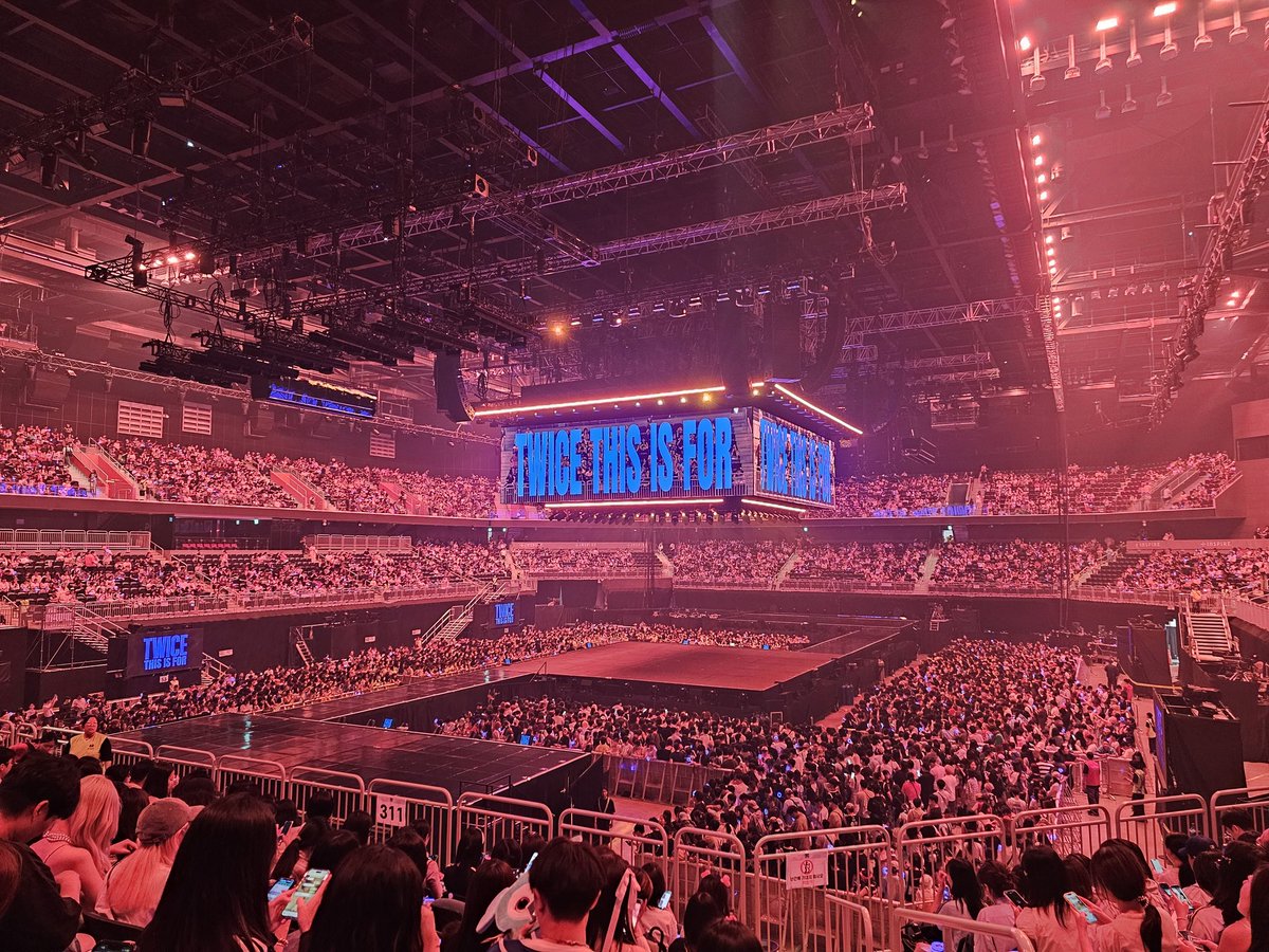 amukona's tweet photo. 250719
#twice #트와이스
#THISISFOR_SK_ONCE_D1 #TWICE_THISISFOR_WORLD_TOUR https://t.co/KK99pfZhf5