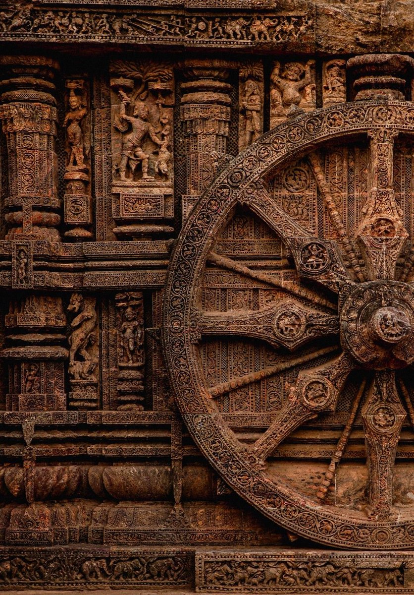 CliosChronicles's tweet image. Konark, where the sun rides stone wheels,
and time is measured in shadows and light.
Each carving a verse, each pillar a prayer.