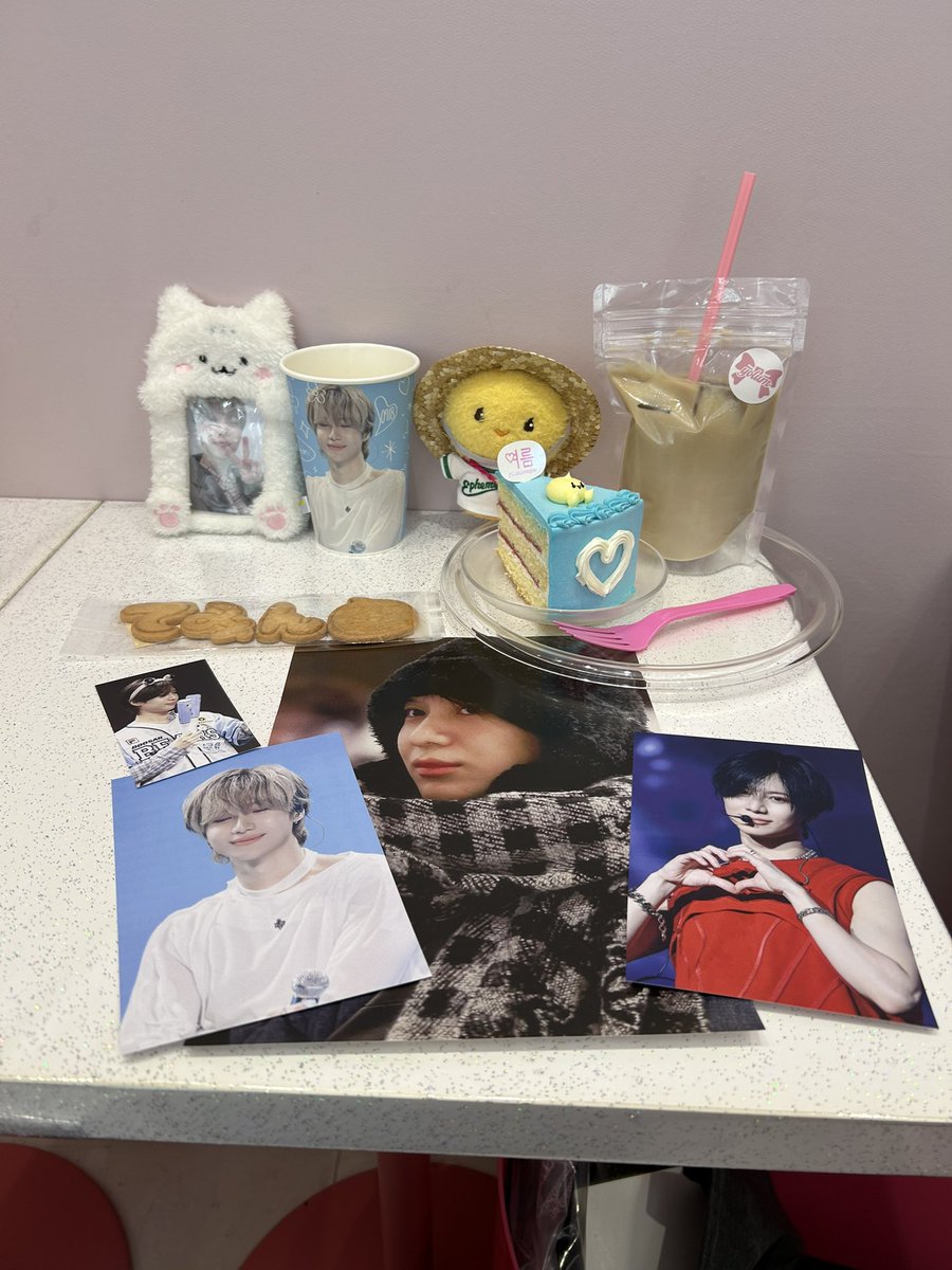 Babymoco6v6's tweet image. テムちゃんセンカフェ巡り⓷
カフェヨルムさん
たくさんのお写真と
かわいいケーキ🩷
ホントに素敵空間でした
@realstory718様
@yolumlovesyou様
しあわせな時間を
ありがとうございました☺️
#영원한원앤온리_해피태민데이
#HAPPYTAEMINDAY
#태민 #TAEMIN
#テミン