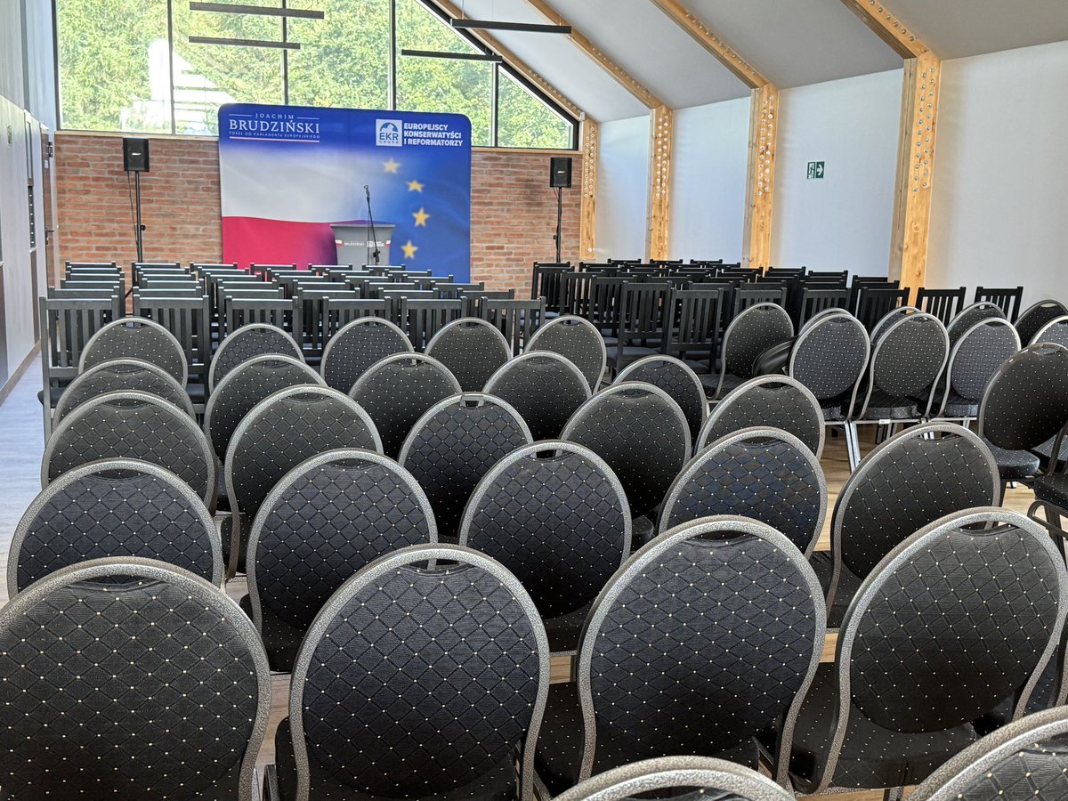 Joachim Brudziński 🇵🇱 (@jbrudzinski) on Twitter photo Ostatnie przygotowania do dzisiejszej konferencji w #Białogard, podczas której będziemy poruszać temat przyszłego budżetu Unii Europejskiej.
Wśród prelegentów - Mateusz Morawiecki <a href="/MorawieckiM/">Mateusz Morawiecki</a>, Adam Bielan <a href="/AdamBielan/">Adam Bielan #Nawrocki2025</a>, Małgorzata Golińska <a href="/ma_golinska/">Małgorzata Golińska</a>, Paweł Szefernaker Ostatnie przygotowania do dzisiejszej konferencji w #Białogard, podczas której będziemy poruszać temat przyszłego budżetu Unii Europejskiej.
Wśród prelegentów - Mateusz Morawiecki <a href="/MorawieckiM/">Mateusz Morawiecki</a>, Adam Bielan <a href="/AdamBielan/">Adam Bielan #Nawrocki2025</a>, Małgorzata Golińska <a href="/ma_golinska/">Małgorzata Golińska</a>, Paweł Szefernaker