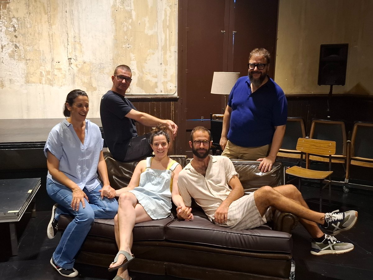 Marta Fernández (@martafdezjurjo) on Twitter photo En el marc del XX Obrador d'Estiu de la <a href="/salabeckett/">Sala Beckett</a> hem gaudit de tres sessions de lectures dramatitzades dels textos de destacats autors de ficció teatral en català, que formen part del llibre Entreacte(s) de <a href="/Comanegra/">Editorial Comanegra</a> i l’<a href="/institutteatre/">Institut del Teatre</a>. <a href="/marcrosich/">marc rosich</a> ha exercit la direcció. En el marc del XX Obrador d'Estiu de la <a href="/salabeckett/">Sala Beckett</a> hem gaudit de tres sessions de lectures dramatitzades dels textos de destacats autors de ficció teatral en català, que formen part del llibre Entreacte(s) de <a href="/Comanegra/">Editorial Comanegra</a> i l’<a href="/institutteatre/">Institut del Teatre</a>. <a href="/marcrosich/">marc rosich</a> ha exercit la direcció.