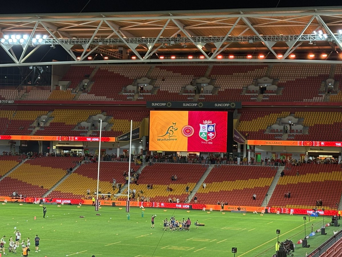 Janela_X's tweet image. What a fantastic stadium. Suncorp stadium. The view from our seats. @Iain_L