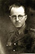 KosiniakKamysz's tweet image. Ppłk Maciej Kalenkiewicz „Kotwicz” (1906-1944) – z wykształcenia inżynier-saper, żołnierz oddziału „Hubala”. Był współtwórcą koncepcji powietrznego wsparcia dla konspiracji w kraju (cichociemnych) oraz utworzenia brygady spadochronowej do użycia w czasie powstania powszechnego.…