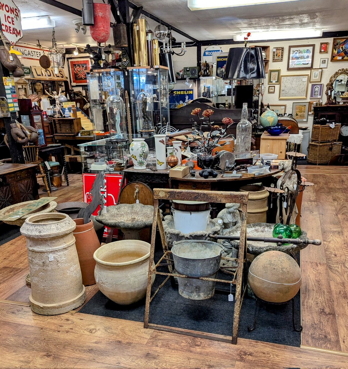 ChtSutAntiques's tweet image. Have a good weekend all.
We are open 10 - 3.30 today and every day except Monday.