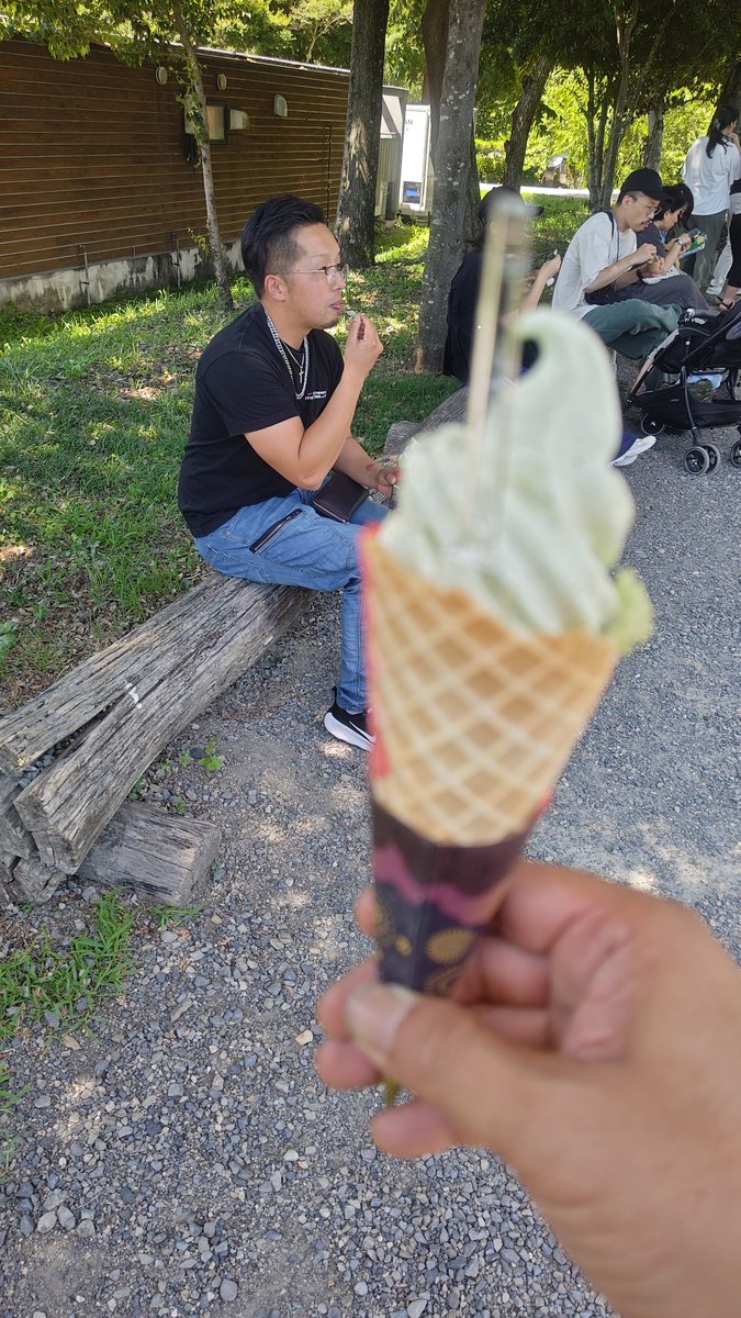 imocci2's tweet image. わさびソフト大王プレミアム買ってもらっちゃった🍦