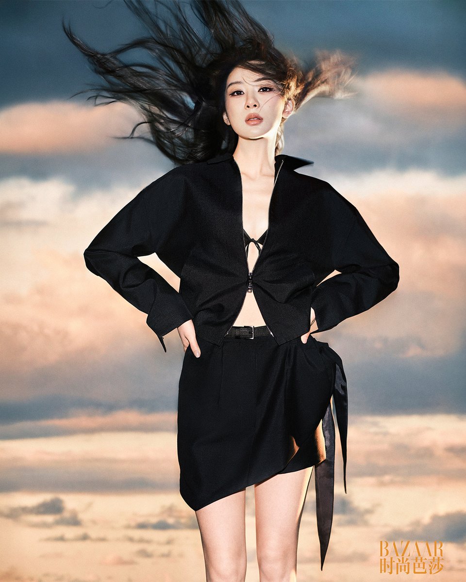 Prada's tweet image. Yang Zi wears Prada Days of Summer Collection in a recent issue of Harper’s BAZAAR China. The editorial was photographed by Liu Zongyuan and styled by Yu Kun.
#PradaEditorials