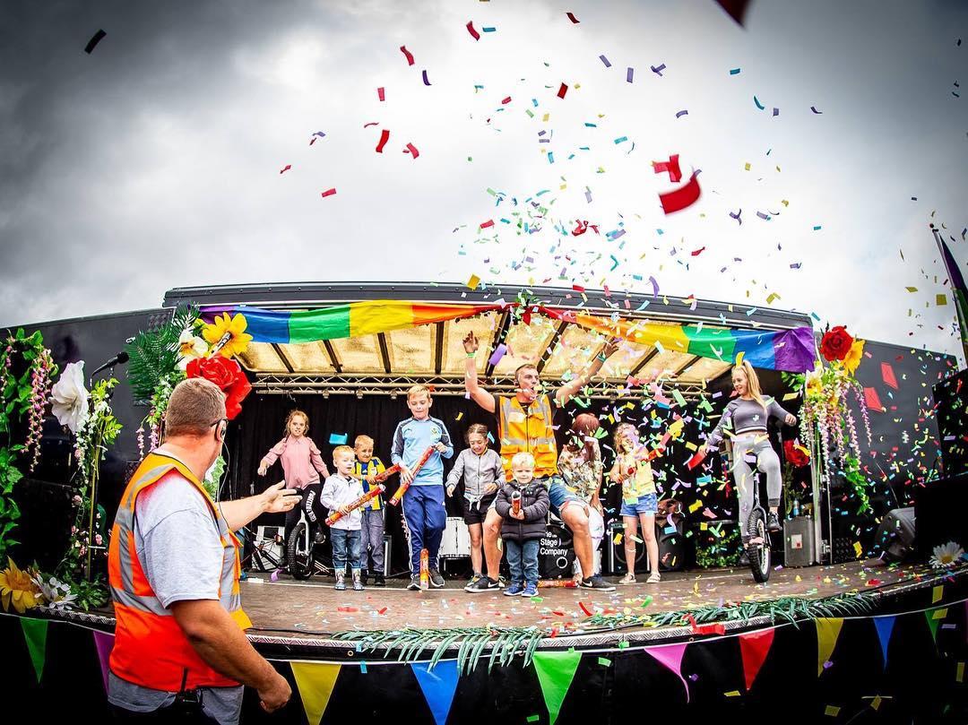 visitpreston's tweet image. π The Lancashire Festival is back today for its sixth year, bringing an incredible line-up of live music, circus performances, dance, and thrilling entertainment to Miller Park.
β° 11am - 7pm
ποΈ Β£5
π pulse.ly/rn08gx0k4x