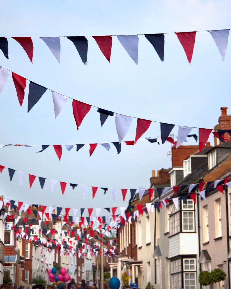 Looking for something fun the whole family will enjoy? Head to the Marple Bridge Summer Street Party! 🎶🎉

It’s the perfect way to spend a summer afternoon in the heart of the village!

📍 Town Street, Marple Bridge
📅 19th July
🕐 1:00pm – 5:00pm
🎟️ Free entry

#MarpleBridge