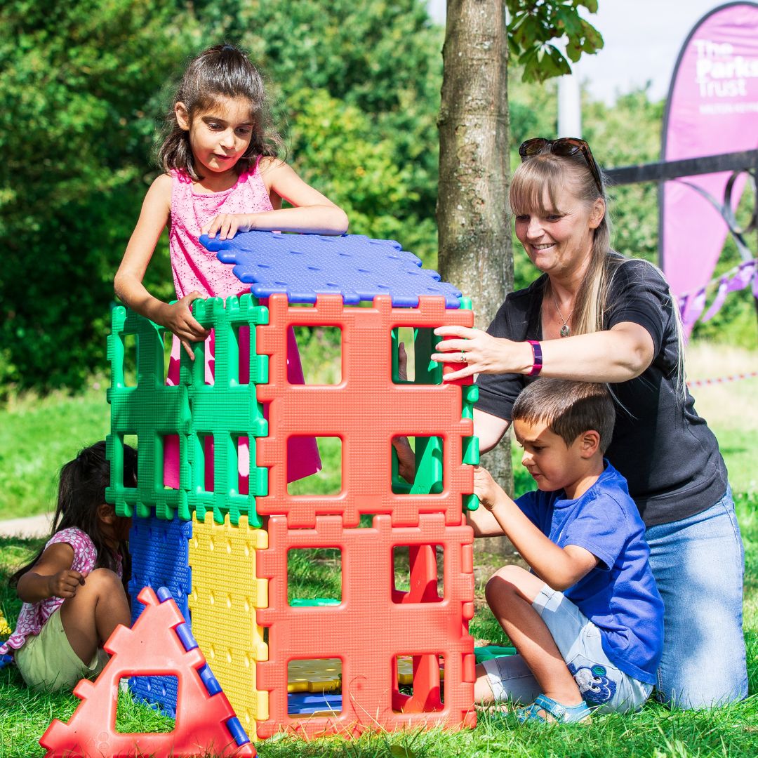 TheParksTrust's tweet image. Join our Parkland Plays this August!
These accessible play sessions are free and feature crafts, lawn games, sensory experiences & more.
🌳 6 Aug – Oakgrove
🌳 13 Aug – Caldecotte Lake
🌳 20 Aug – Stanton Low
🌳 27 Aug – Fairfields
View all events: theparkstrust.com/events/