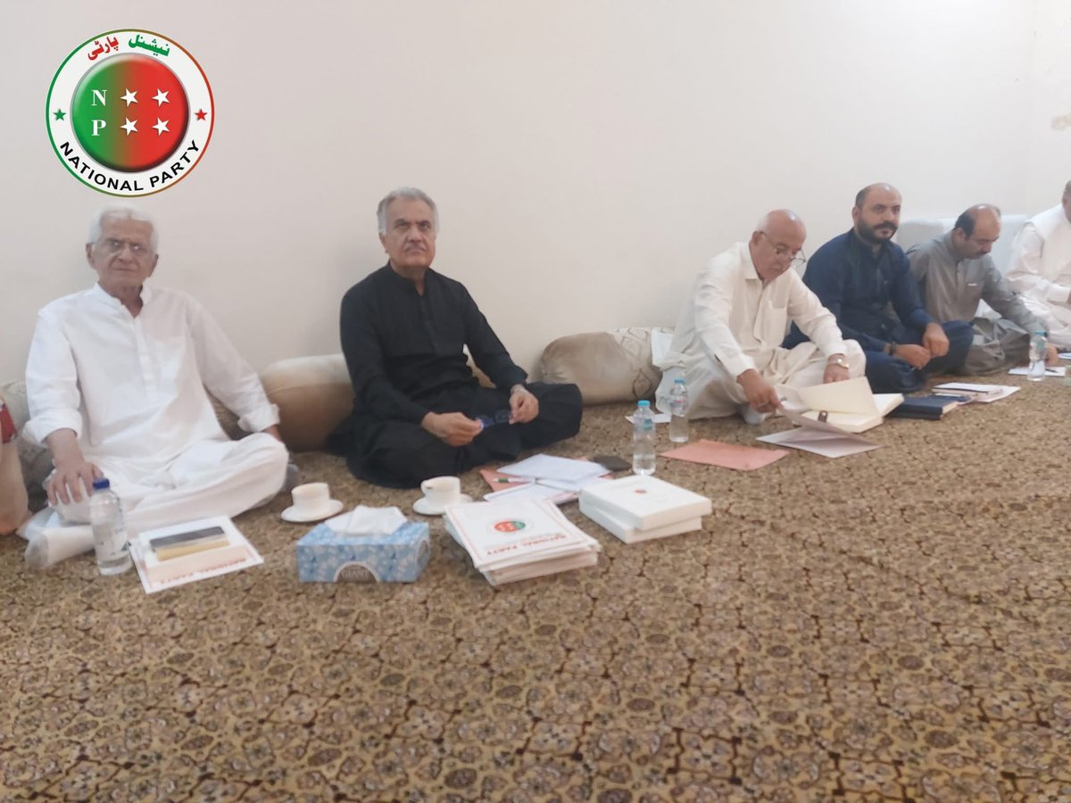 NationalParty_'s tweet photo. کوئٹہ: پارٹی کے دو روزہ سینٹرل کمیٹی اجلاس میں مرکزی سیکریٹری رپورٹس پیش کیئے جارہے ہے، اجلاس میں پارٹی مرکزی کابینہ، اراکین سینٹرل کمیٹی، پارلیمانی اراکین، صوبائی وحدت صدور اور چئیرمین بی ایس او پجار موجود ہیں۔ https://t.co/oRe3A42kHF