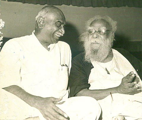 tamiltalkies's tweet photo. பெரியாரின பிம்பத்தை உடைக்காமல் விடமாட்டேன் என துள்ளிய‌ ஒருவர்..‌ஈரோடு தேர்தலில் டெபாசிட் இழந்தார். 

* தற்போது காமராஜர் குறித்து திமுக எம்.பி. திருச்சி சிவா பேசியது மூன்று நாட்களாக பேசுபொருளாகி.. கடும் விவாதத்தை கிளப்பியுள்ளது.

* காமராஜருக்கு ஏசி வசதி செய்தது மற்றும் தமிழ்நாட்டை இனி நீங்கள்தான் காப்பாற்ற வேண்டுமெ�� கருணாநிதியிடம் காமராஜர் சொன்னதாக திருச்சி சிவா கூறியுள்ளார்.

* இவ்விரண்டு தகவலும் உங்களுக்கு யார் சொன்னது எனக்கேட்டால்.. கருணாநிதி சொன்னாராம். 

*  நாட்டை ஆள்��வர்கள்.. மக்களின் பணத்தை.. தங்கள் குடும்ப நலனுக்காக சேர்த்தது, சேர்ப்பது எத்தனை கோடி என்பதுதான் அவர்களின் நேர்மைக்கான அளவுகோல்.

* அவ்வகையில் காமராஜர் சேர்த்து எத்தனை லட்சம்? எத்தனை கோடி ரூபாய்?

*   தமிழக மக்கள் பலரும் மறுக்க இயலாத உண்மை.. இம்மாநிலத்தின் சிறந்த முதல்வர் காமராஜர் என்பதே. இரண்டாம், மூன்றாம் இடத்திற்கு யார் வேண்டுமானாலும் போட்டி போடட்டும்.

* காமராஜரின் புகழை மழுங்கடிக்க முயலும்  எந்த முயற்சியும் தமிழர்களிடம எடுபடாது.
