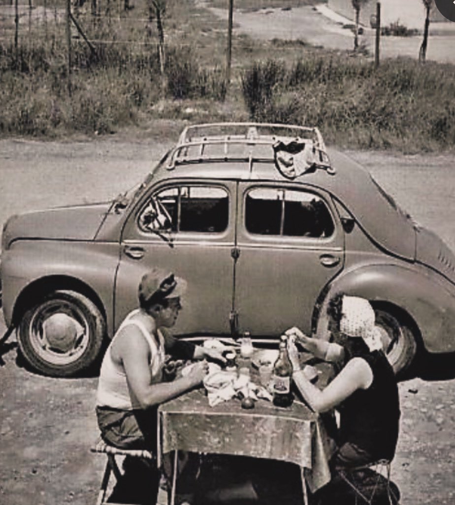 Non, le droit aux vacances n'est pas « monétisable » ; le droit aux congés payés, arraché par la grève générale de 1936, n'est pas « monétisable ». En revanche, l'Histoire nous enseigne que le mépris de classe finit toujours par se payer cash ! ✊🏼