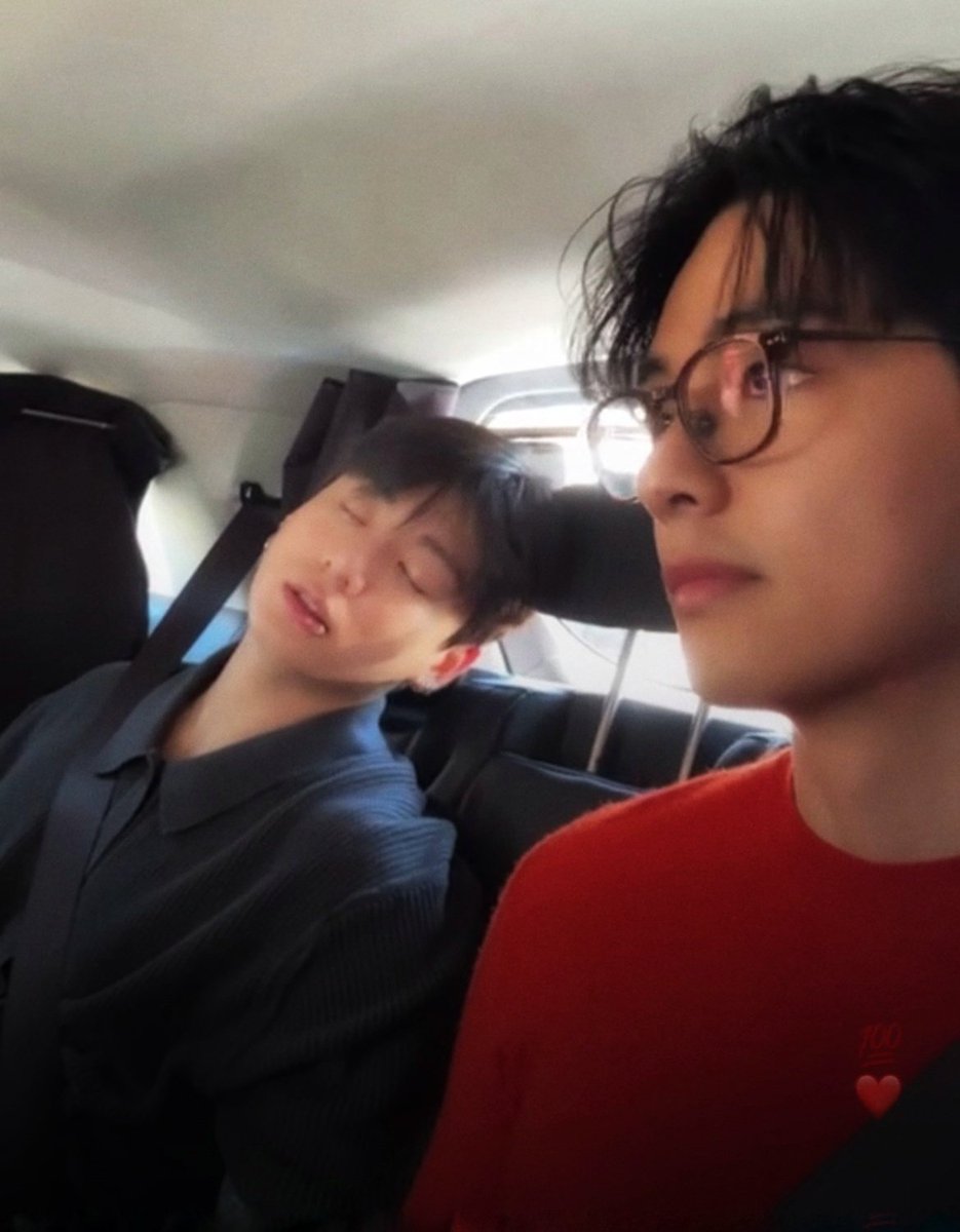 koovarbie's tweet photo. I'm not ready for their next interaction. https://t.co/DlaoZMd5SI