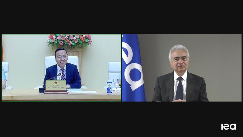 Very positive meeting with Viet Nam’s Deputy Minister of Industry &amp; Trade Nguyễn Hoàng Long

We discussed Viet Nam’s impressive efforts to transform its economy &amp; energy sector and opportunities for further strengthening <a href="/IEA/">International Energy Agency</a>-🇻🇳 cooperation