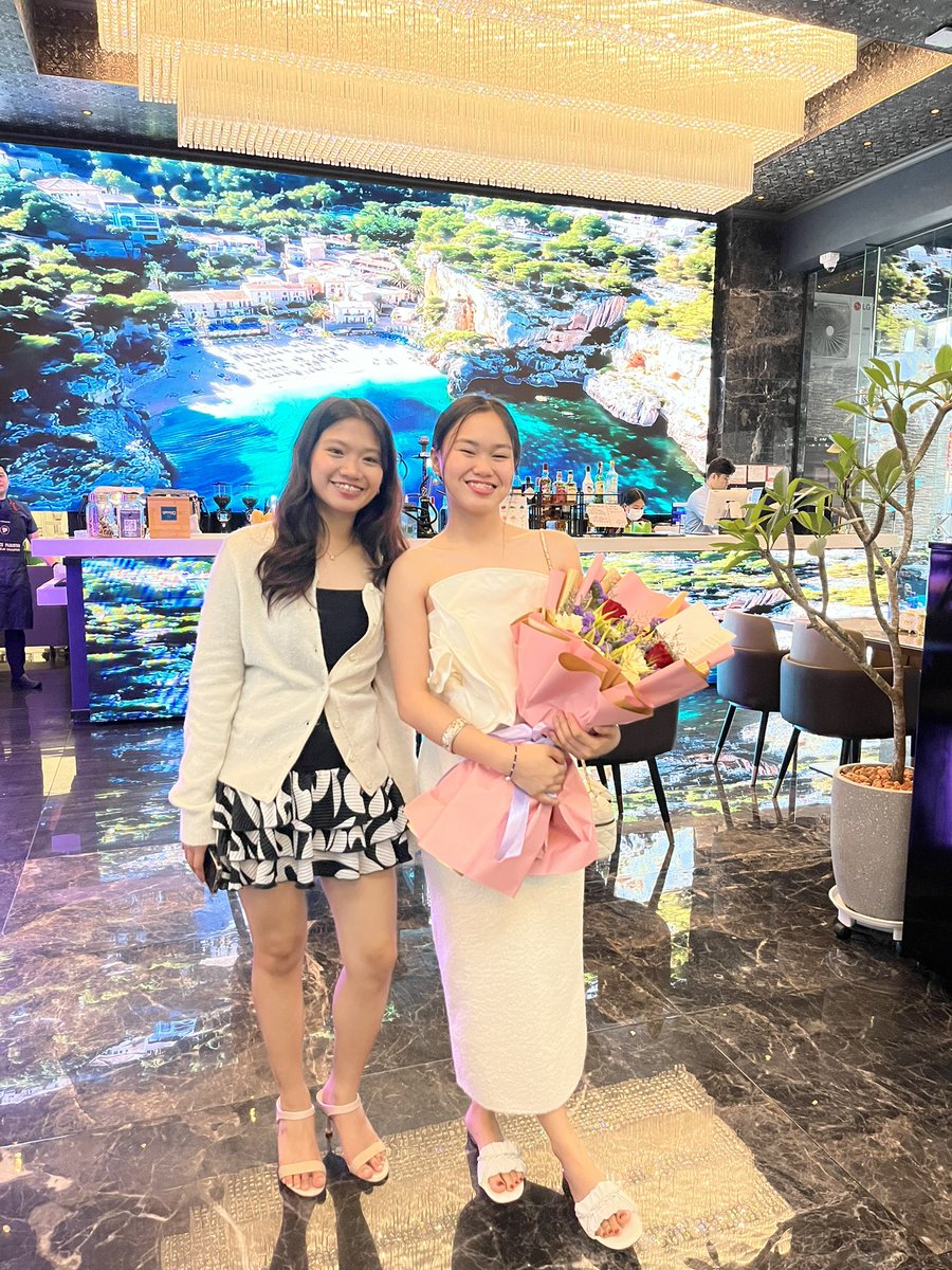 PeachWinchester's tweet photo. Baby girl is 17! HBD my love! 🥰😍😘💐💞💝 https://t.co/9hC3to2Hpv