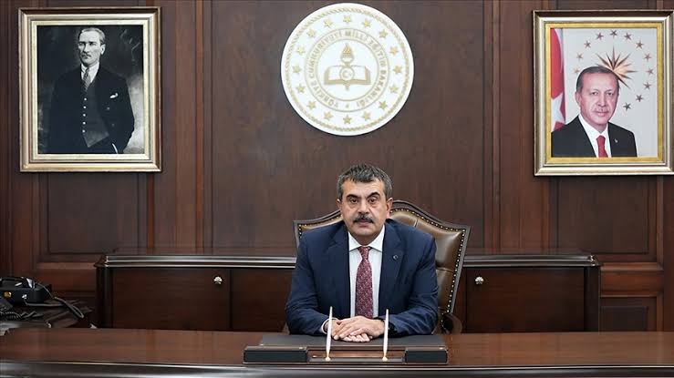 Milli Eğitim Bakanı Yusuf Tekin’i görevinde başarılı buluyor musunuz.?

A- EVET
B- HAYIR