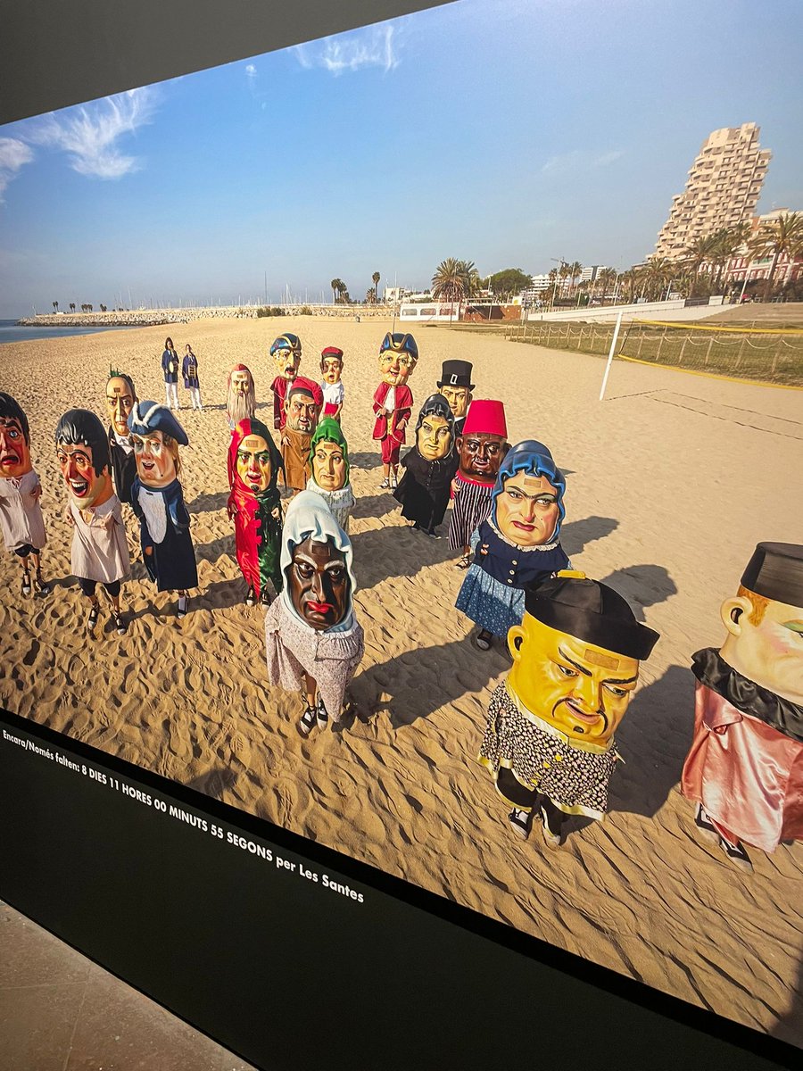 ercmataro's tweet image. La @KrisUbach va ser escollida per fer les fotografies de les Santes 202.
Ahir al vespre les va presentar a @macmatato.
Un treball excel·lent!! Enhorabona!

#LesSantes2025
