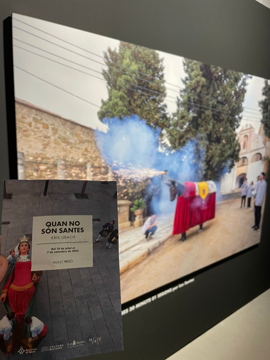 ercmataro's tweet image. La @KrisUbach va ser escollida per fer les fotografies de les Santes 202.
Ahir al vespre les va presentar a @macmatato.
Un treball excel·lent!! Enhorabona!

#LesSantes2025